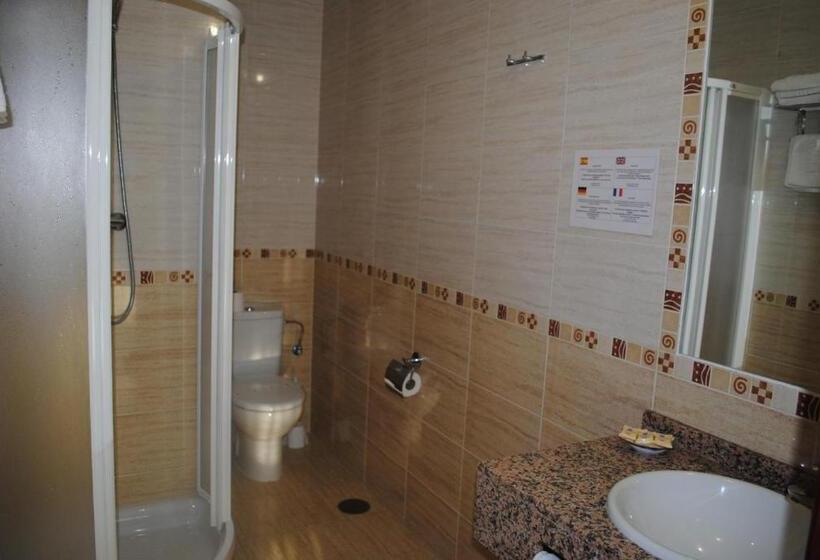 مسافرخانه Albero