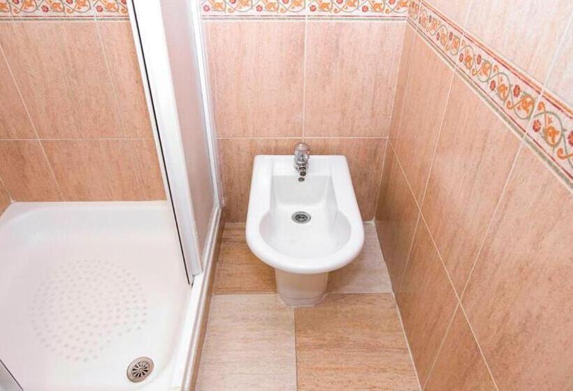 مسافرخانه Albero