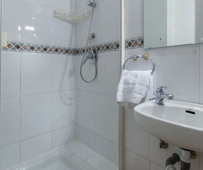 مسافرخانه Central Bilbao