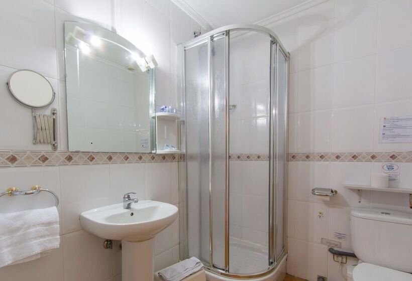 مسافرخانه Central Bilbao