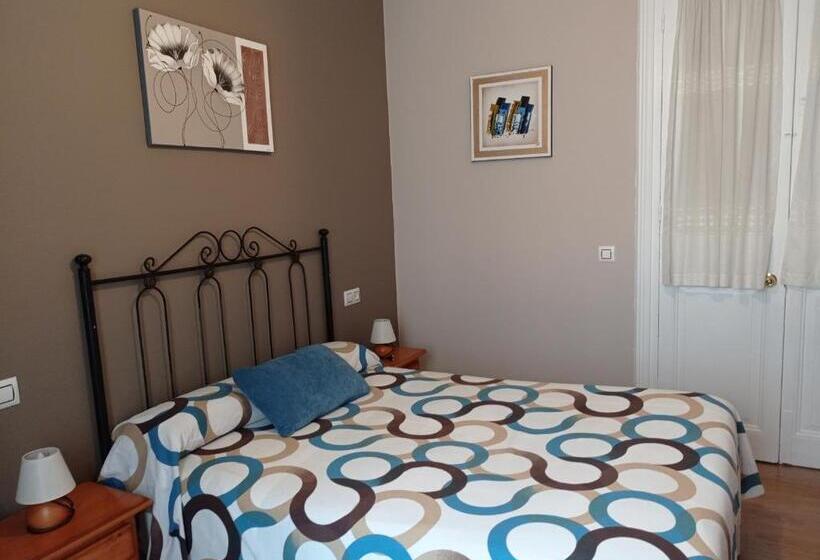 فندق فئة نجمة واحدة Hospedaje Don Pelayo