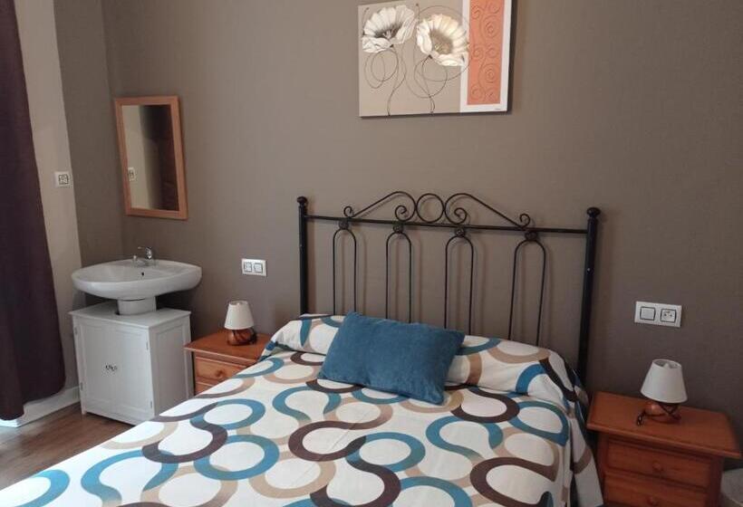 فندق فئة نجمة واحدة Hospedaje Don Pelayo