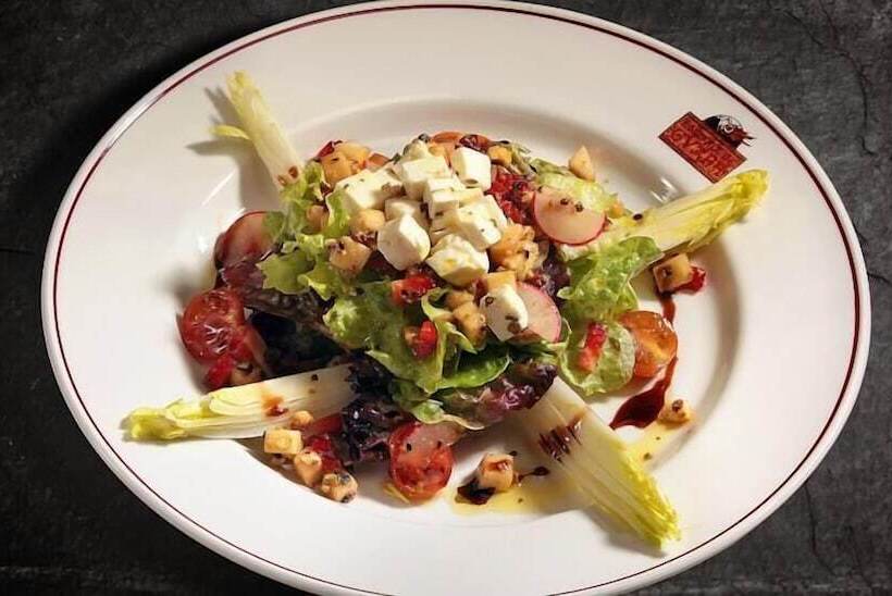 פונדק Hostería De Guara