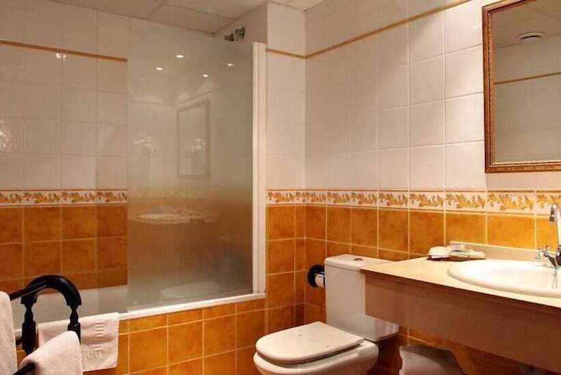 פונדק Hostería De Guara