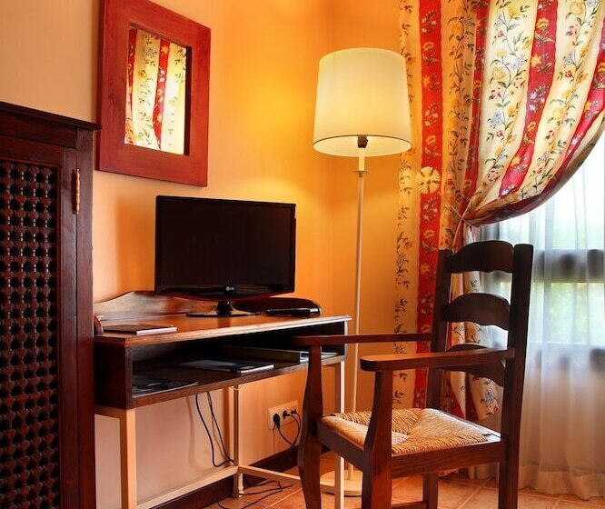 פונדק Hostería De Guara