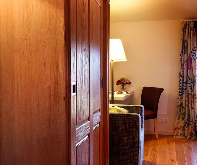 פונדק Hostería De Guara