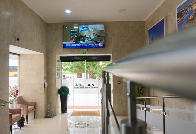 مسافرخانه Residencial Do Areeiro