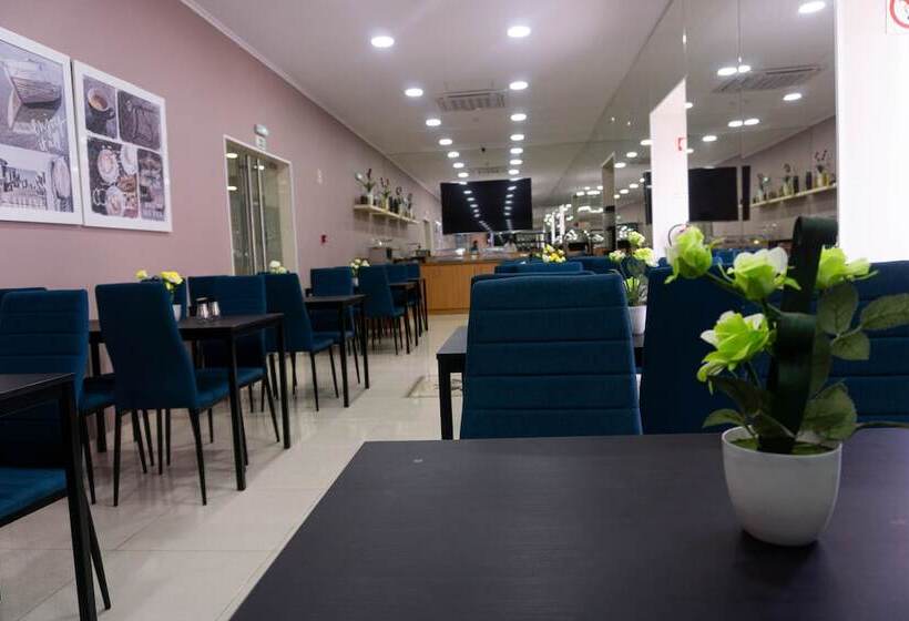 مسافرخانه Residencial Do Areeiro