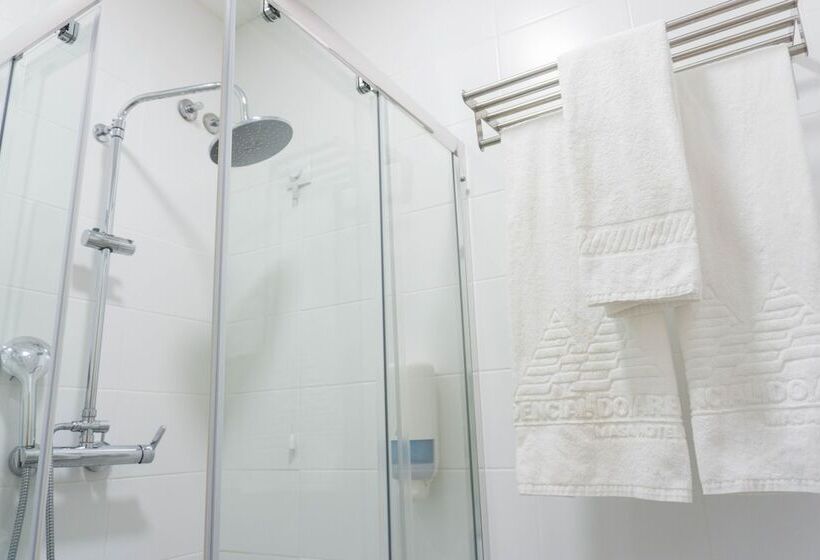 مسافرخانه Residencial Do Areeiro