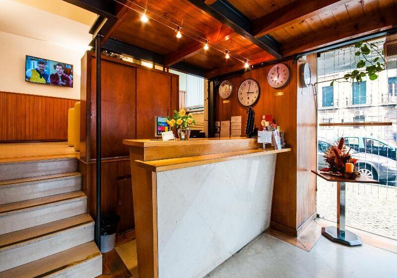 مسافرخانه Residencial Do Areeiro