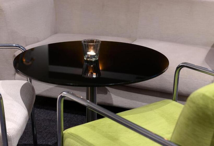 Ac Hotel Alcalá De Henares By Marriott