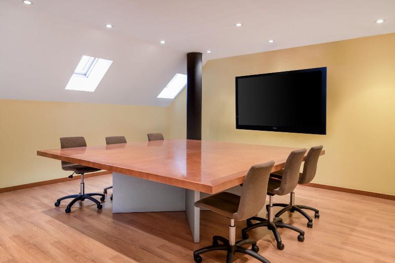 Ac Hotel León San Antonio By Marriott