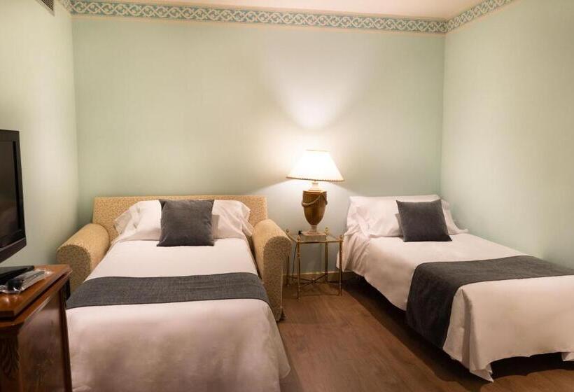 هتل Alda Mercado De Zamora