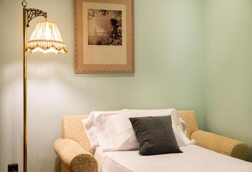 هتل Alda Mercado De Zamora