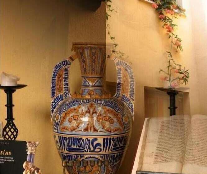 هتل Almunia De San Miguel