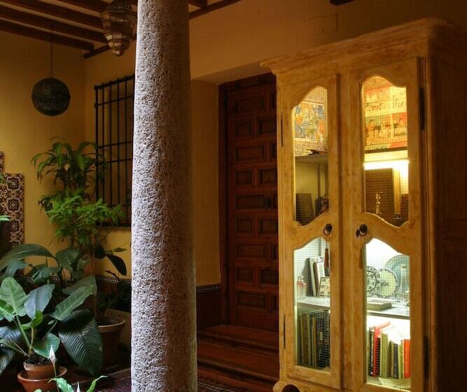 هتل Almunia De San Miguel