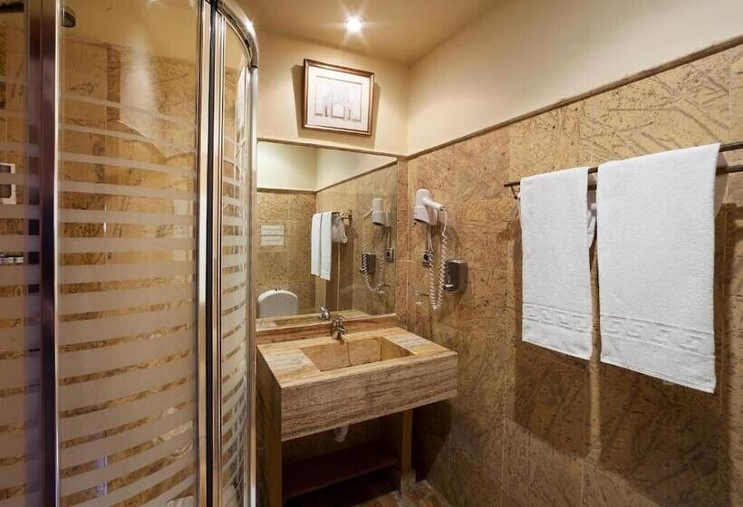 هتل Almunia De San Miguel