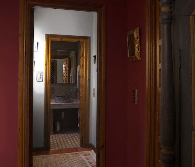 هتل Almunia De San Miguel