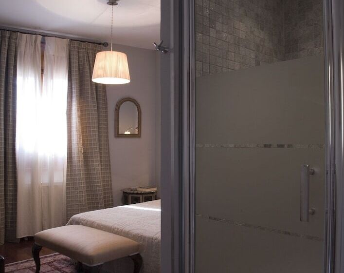 هتل Almunia De San Miguel