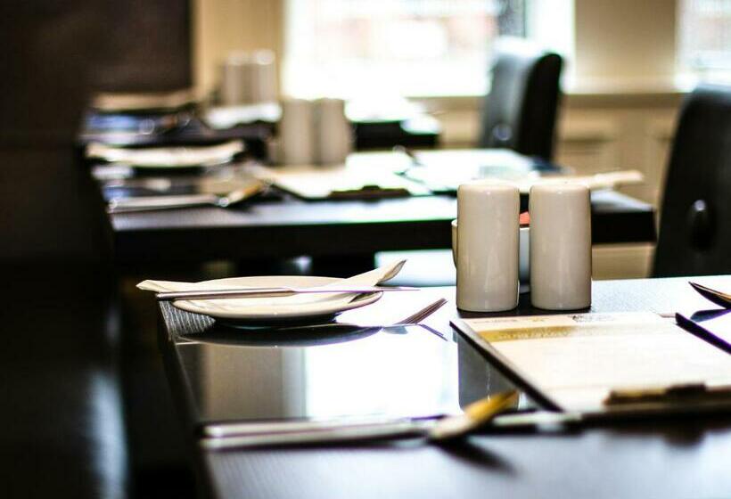 בית מלון כפרי Ambassador