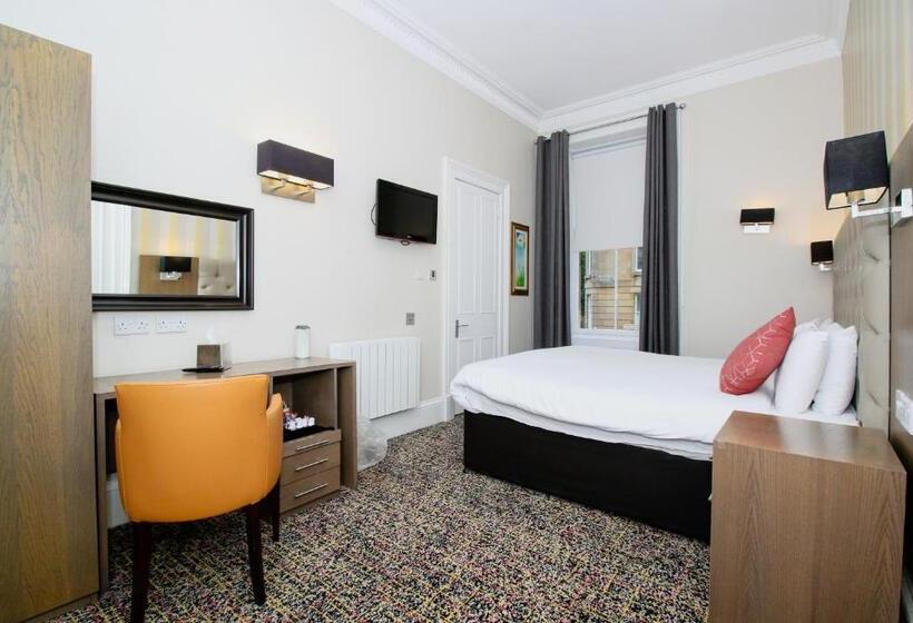 בית מלון כפרי Ambassador