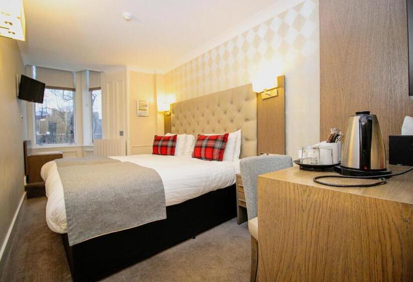 בית מלון כפרי Ambassador