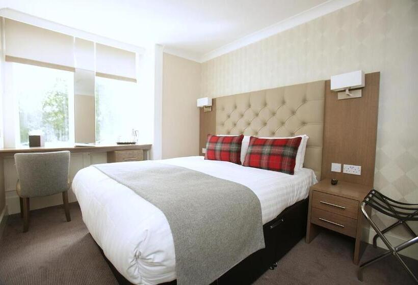 בית מלון כפרי Ambassador