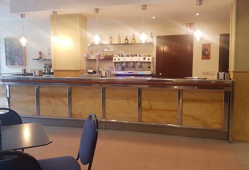 酒店 Arcea Villaviciosa