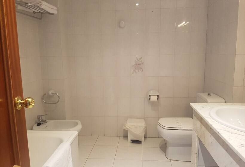 هتل Arcea Villaviciosa