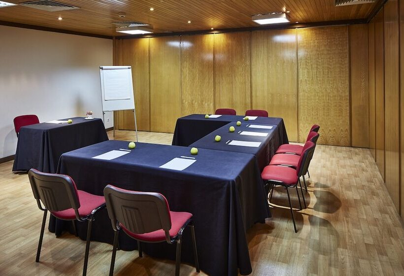 فندق As Americas