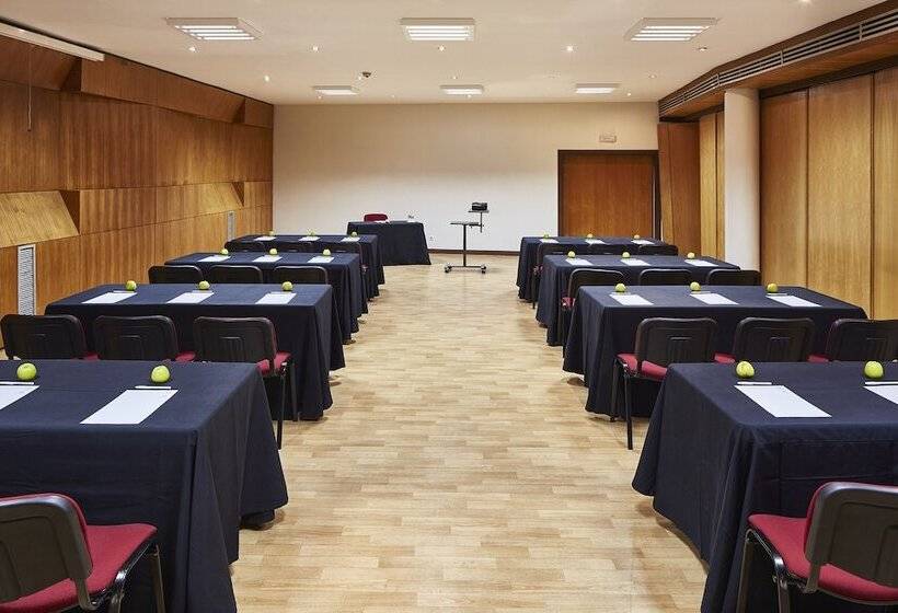 فندق As Americas