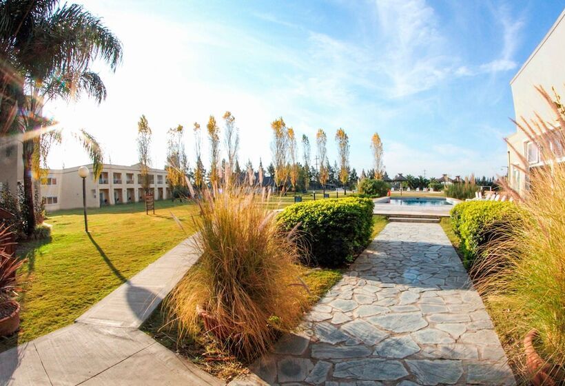 Отель Wyndham Garden Campana