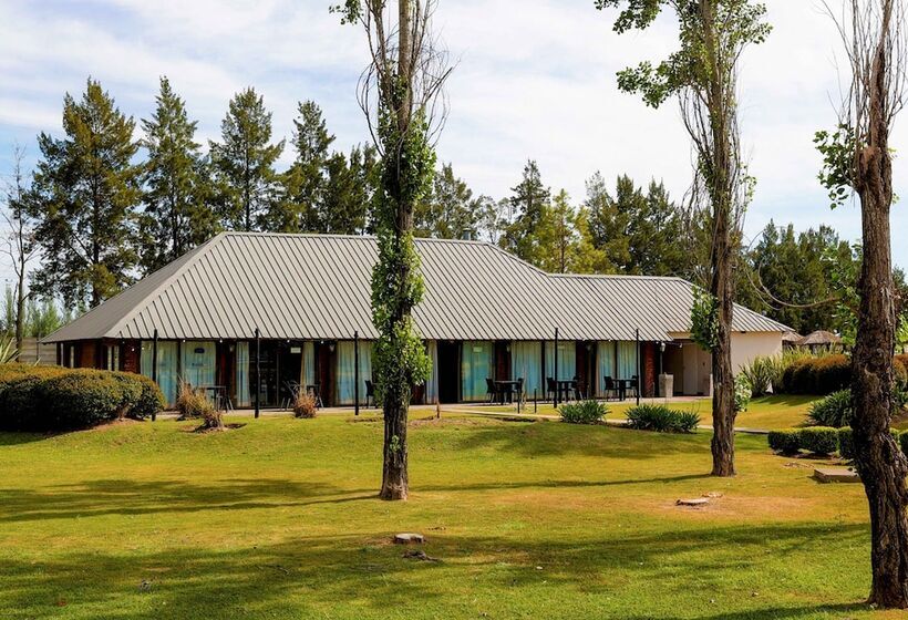 Отель Wyndham Garden Campana