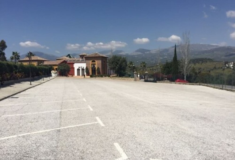 B Bou Hotel La Viñuela & Spa