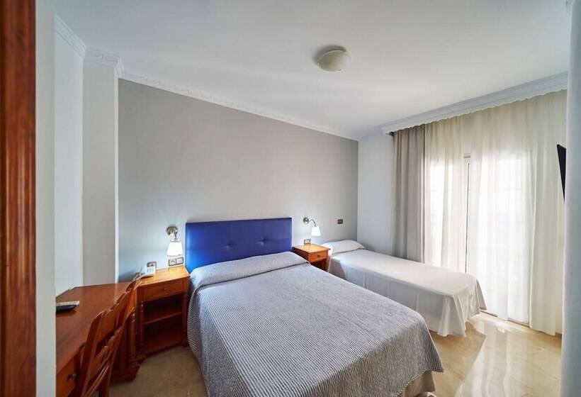 ホテル Bajamar Centro