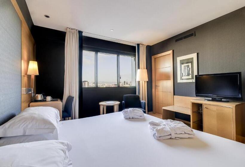 Отель Barcelona Universal