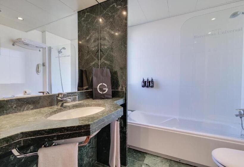 هتل Barcelona Universal