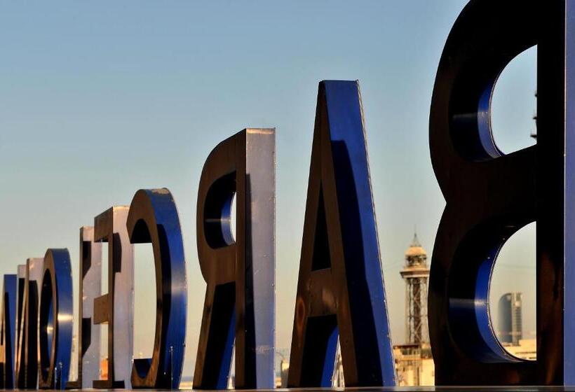 هتل Barcelona Universal