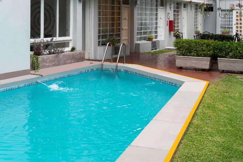 Отель Basadre Suites