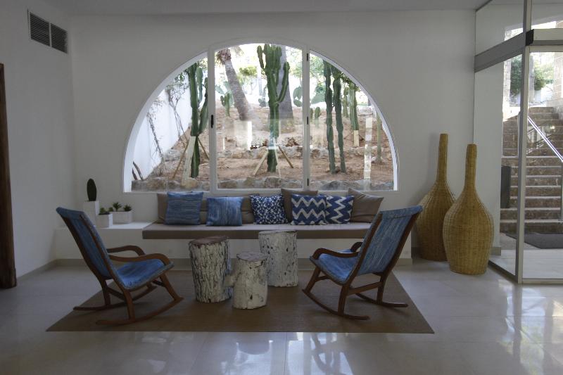 Bg Hotel Portinatx Beach Club