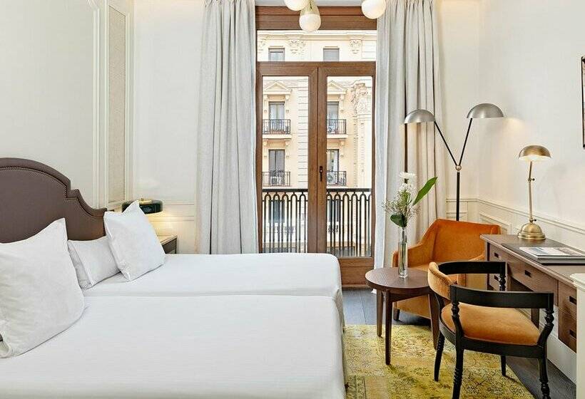 Boutique Hotel H10 Villa de La Reina