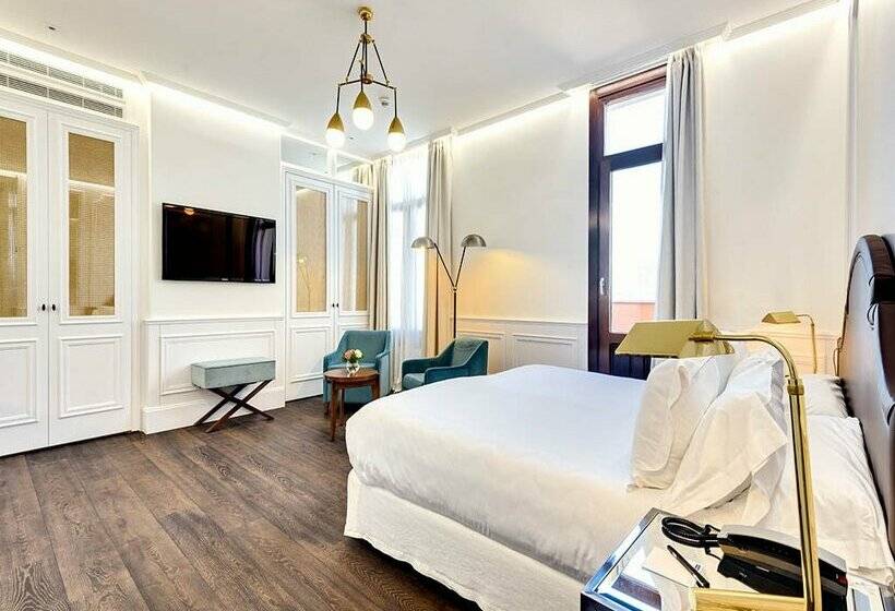 Boutique Hotel H10 Villa de La Reina