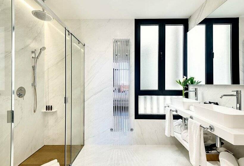 Boutique Hotel H10 Villa de La Reina