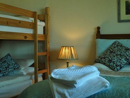 Отель Caledonian House