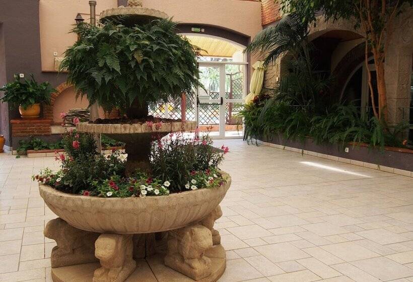 هتل Castell Blanc