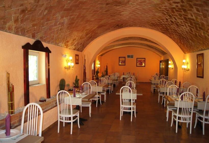 هتل Castell Blanc