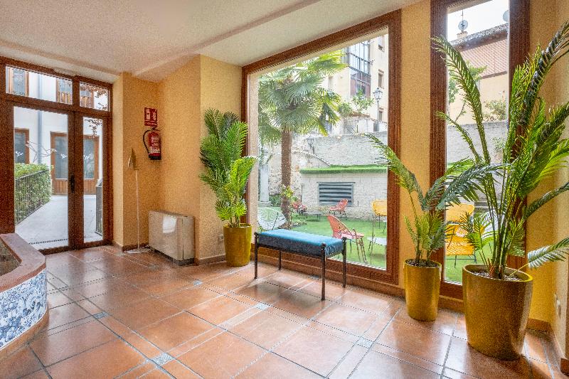 هتل Cetina Palacio Ayala Berganza