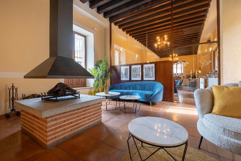 هتل Cetina Palacio Ayala Berganza