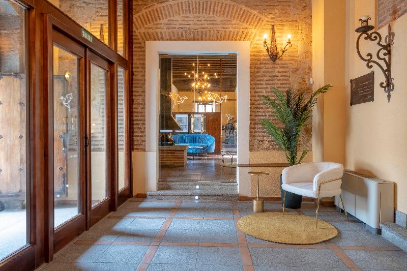 هتل Cetina Palacio Ayala Berganza