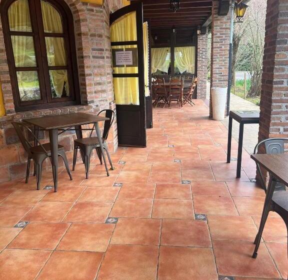 ホテル El Bricial